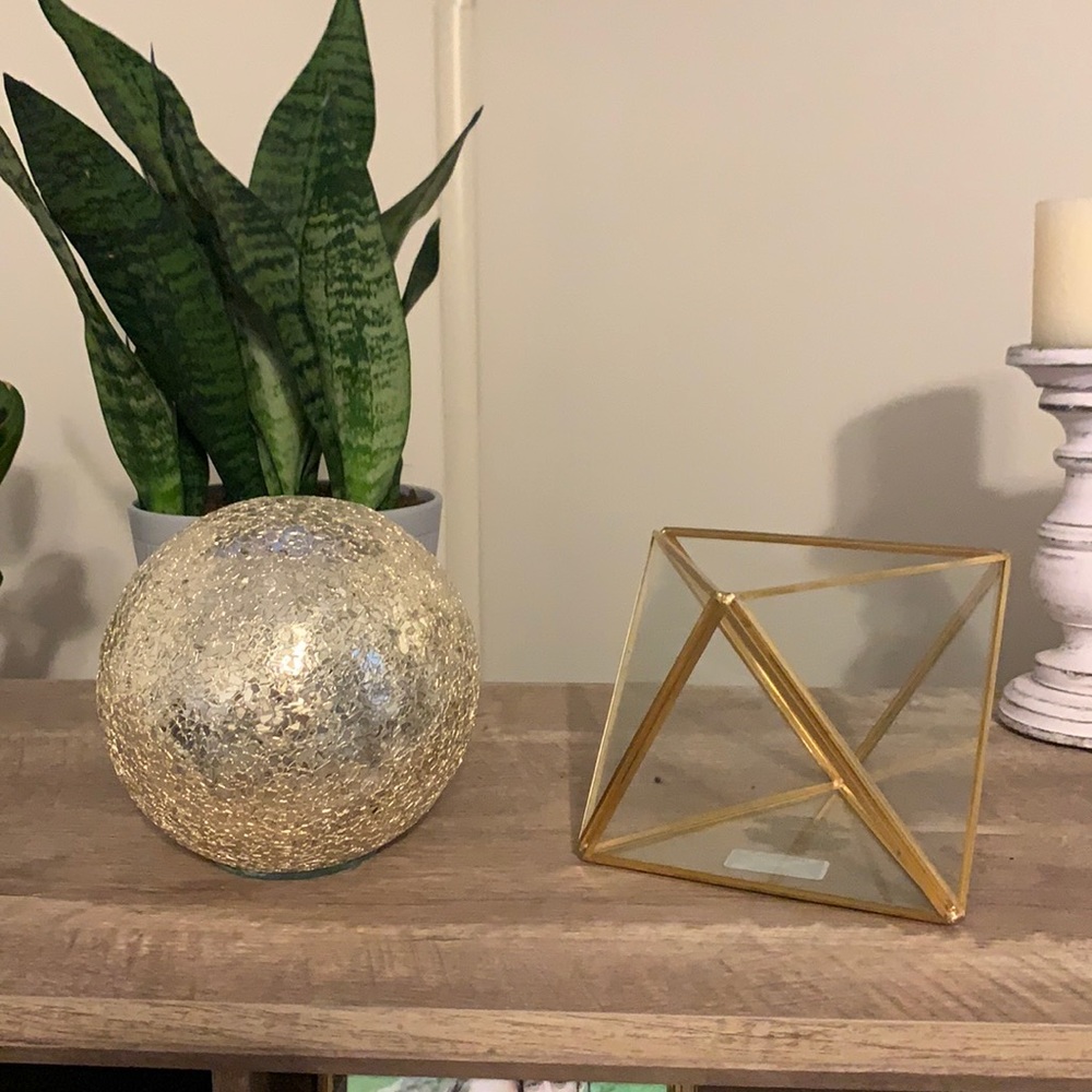 Home decor •